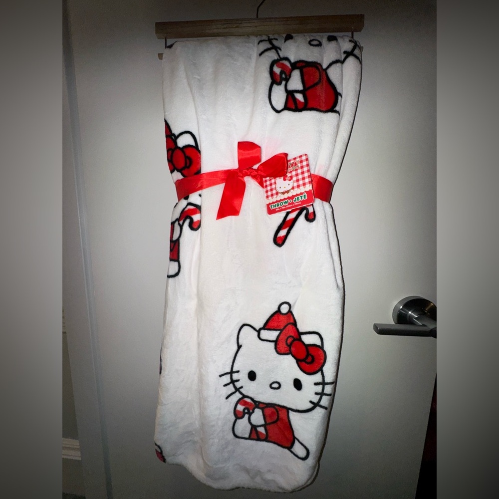 Hello Kitty Christmas Blanket